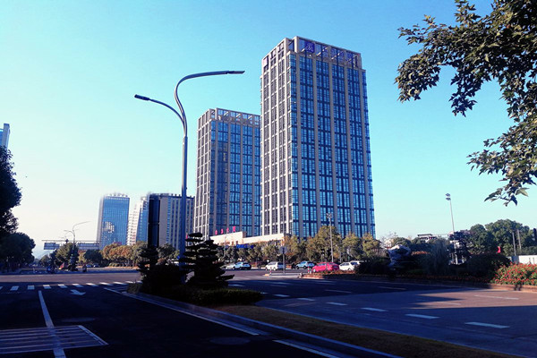 樓宇智能化專業(yè)化、系統(tǒng)化、節(jié)能化特點！(圖1)